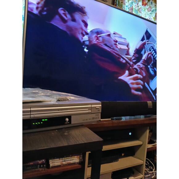 Zenith XBV443 DVD VCR Combo Player - Picture 1 of 12